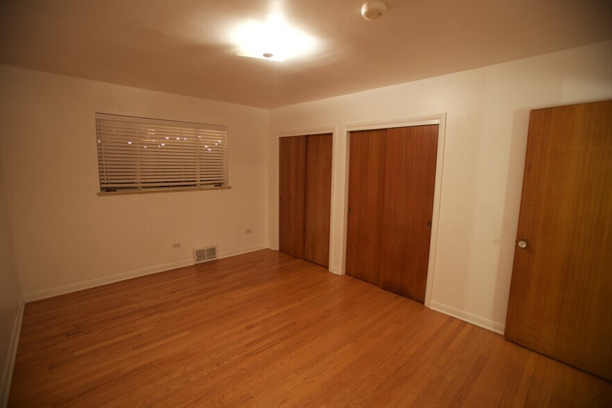 Building Photo - 145 Ivanhoe St