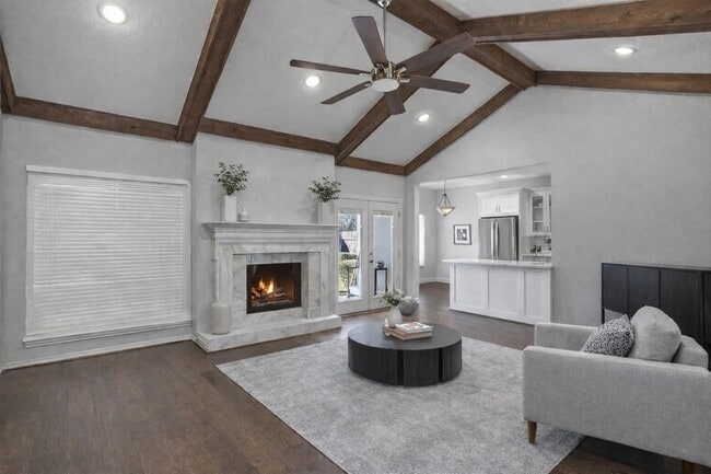 Building Photo - 4301 Bellaire Dr S