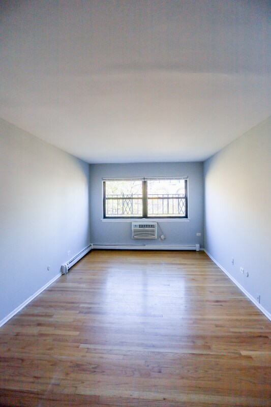 Building Photo - 2828 N Cambridge Ave