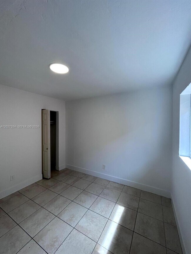 Building Photo - 1130 NW 76th St