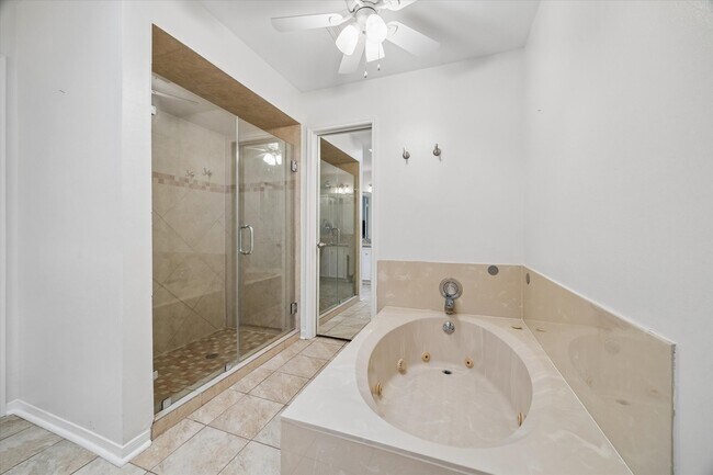 Building Photo - 12107 Burgoyne Dr
