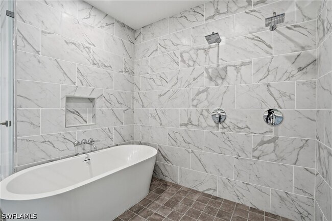 Building Photo - 4810 Pelican Colony Blvd