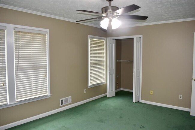 Building Photo - 6106 Queen Anne Ct