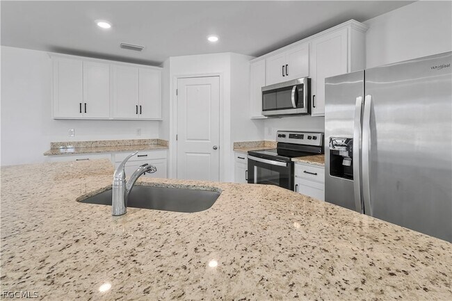 Building Photo - 185 Yager Cir