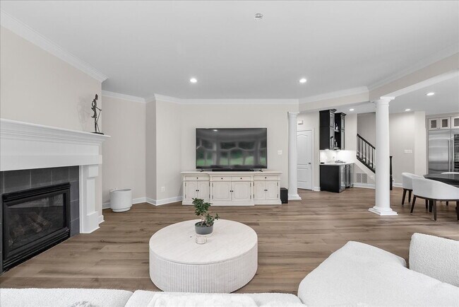 Building Photo - Your New Home Awaits