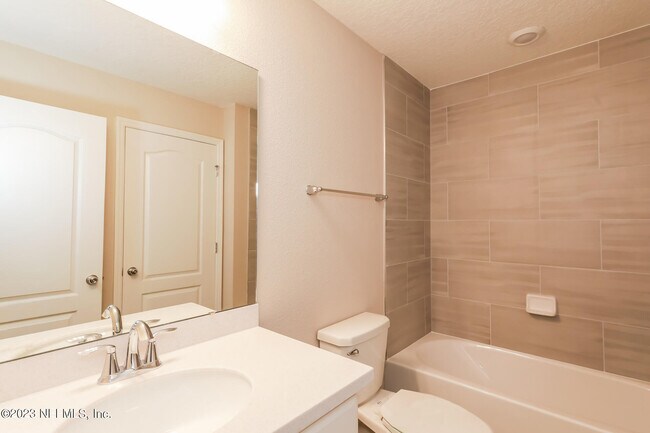 Building Photo - 7369 Palm Hills Dr