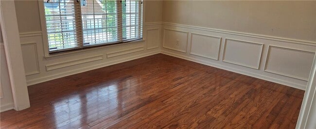 Building Photo - 3630 Stoneham Dr NW