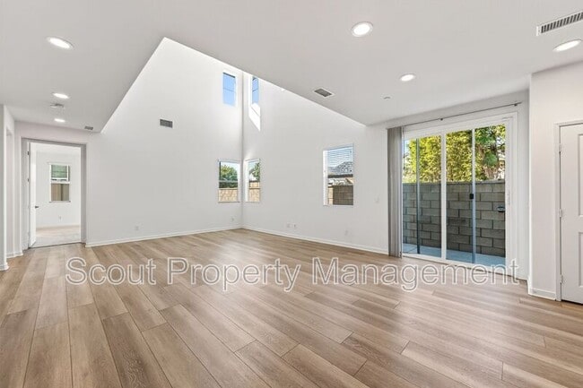 Building Photo - 45079 Via Vela Via