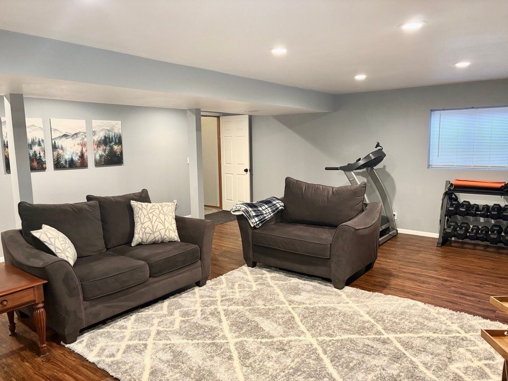 Building Photo - 2512 Hollingbourne Dr