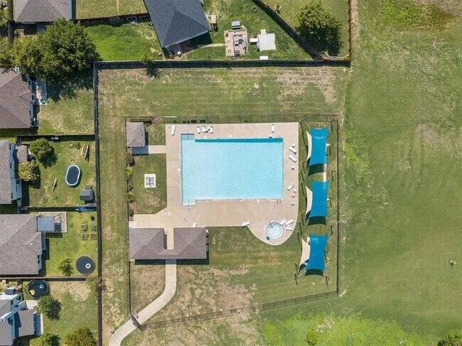 Building Photo - 519 Pinnacle Dr
