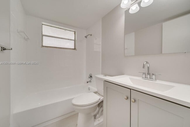 Building Photo - 841 SW 74th Terrace