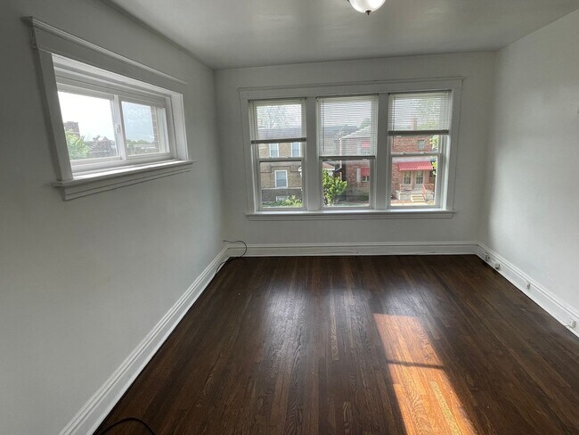 Building Photo - 4919 Lansdowne Ave