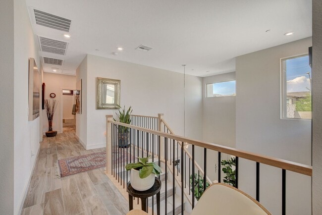 Building Photo - Amazing 2 story home in beautiful Tri Poin...
