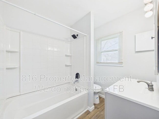 Building Photo - 10323 East 20th St S