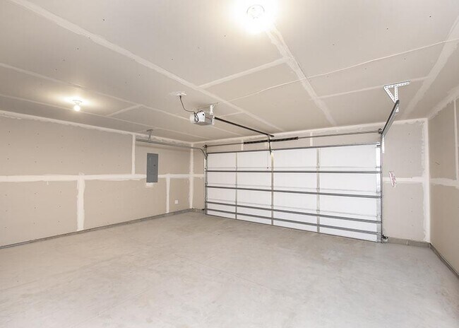 Building Photo - 1508 16th St N