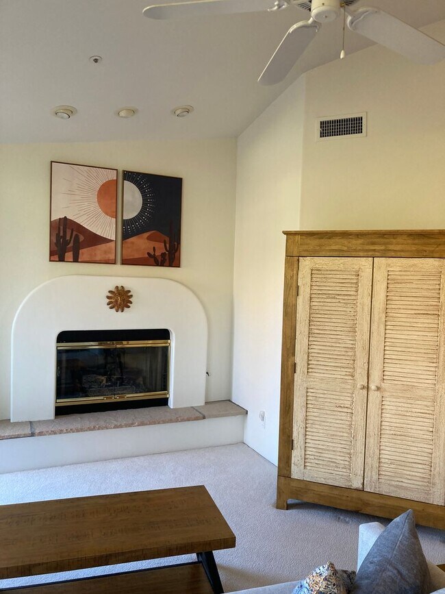 Building Photo - Gorgeous Furnished Arroyo Seco Townhouse with Fabulous Views!