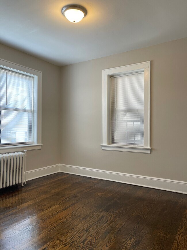 Building Photo - Valley Brook