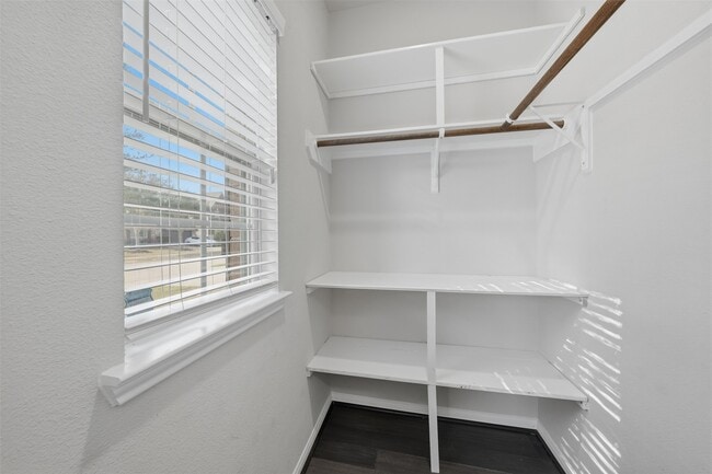 Building Photo - 806 Butterfly Garden Trail