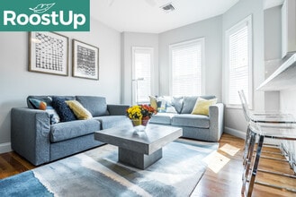 Building Photo - Furnished Bedroom with Private Bath in Cambridge