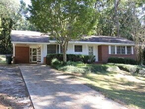 Building Photo - 2073 Hollywood Dr