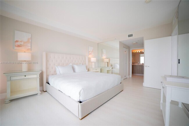 Building Photo - 6700 Indian Creek Dr