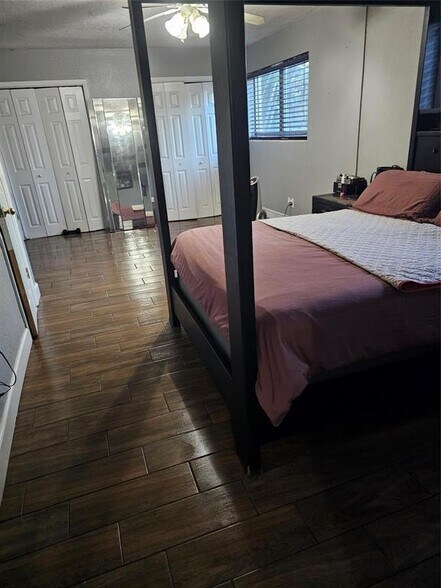 Building Photo - 3340 SW 18th St