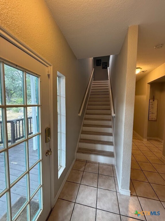 Building Photo - 1832 Canyon Lake Dr