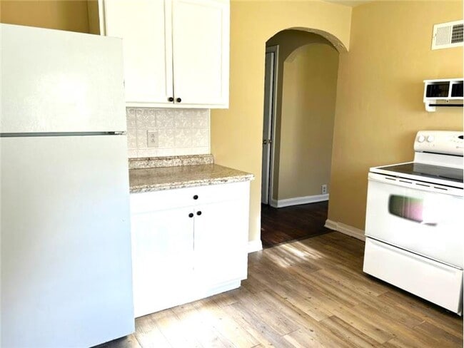 Building Photo - 155 Canton Rd