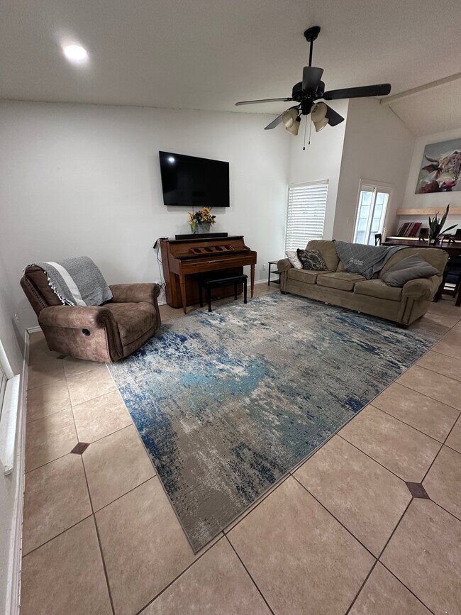 Building Photo - 6916 Elliot Ct