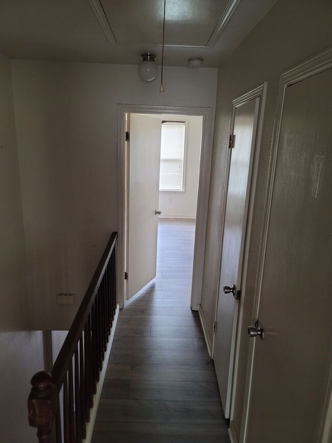 Building Photo - 2 Bedroom, 2.5 Bath Townhouse