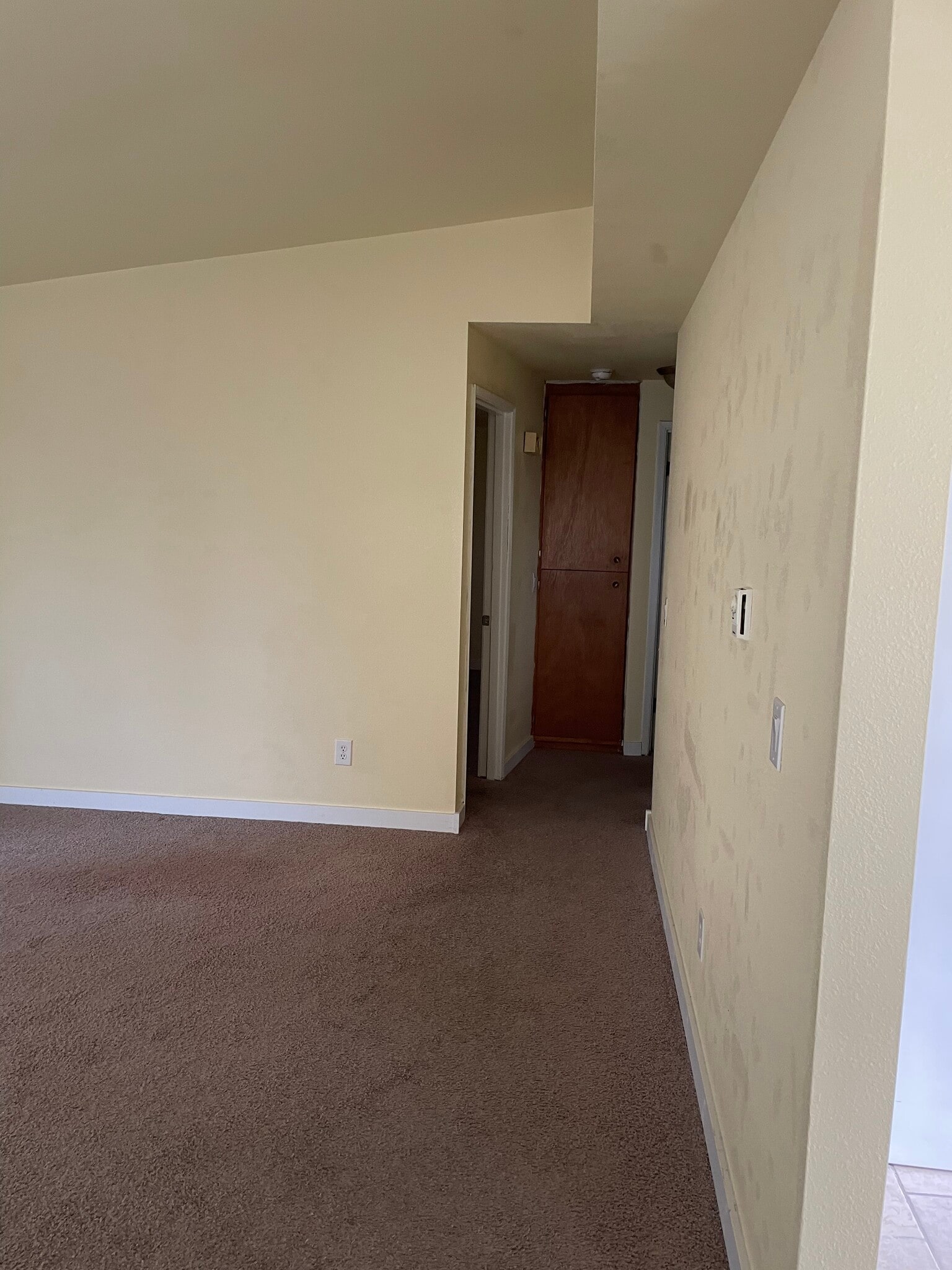 Hallway - 115 Summit Ave N
