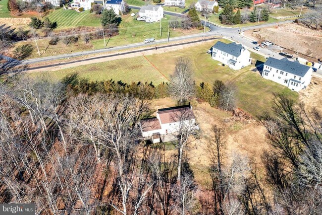 Building Photo - 5400 Curly Hill Rd
