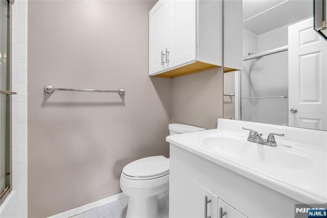 Building Photo - 8 Larkin Cir