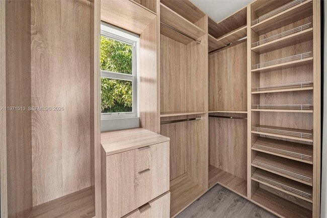 Building Photo - 3166 Royal Palm Ave