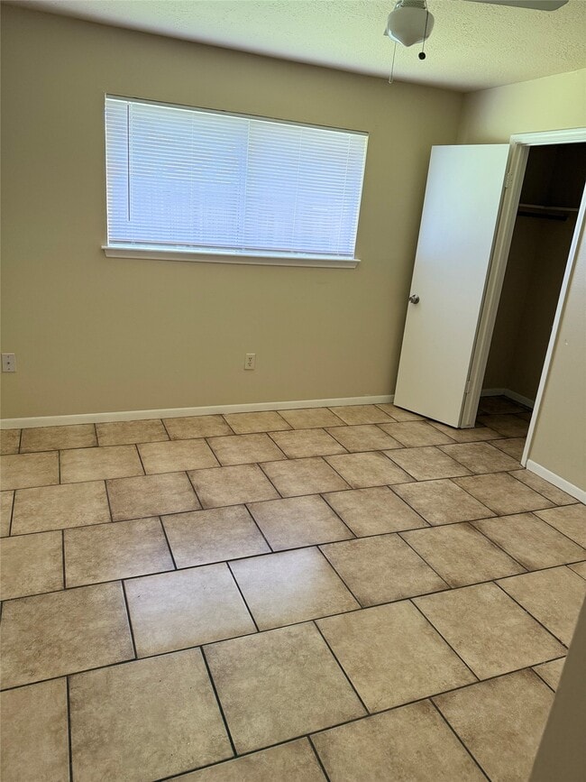 Building Photo - 6610 Addicks Clodine Rd