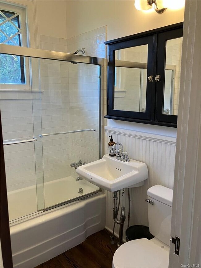 Building Photo - 283 Lake View Dr