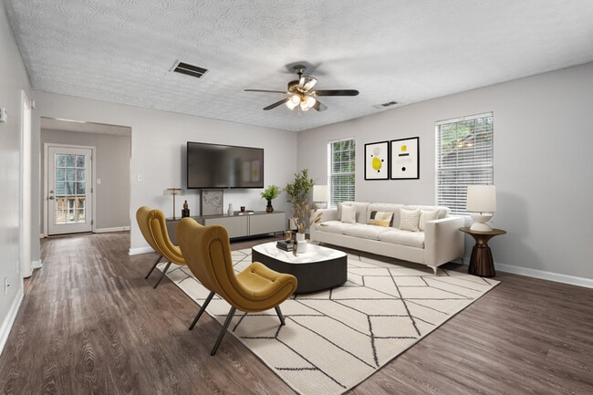 Building Photo - Modern 2-Story Home with Deck & Private Wooded Backyard