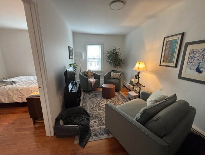 Primary Photo - 17 Princeton St