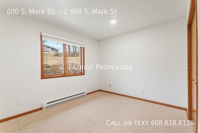 Building Photo - 600 S Main St