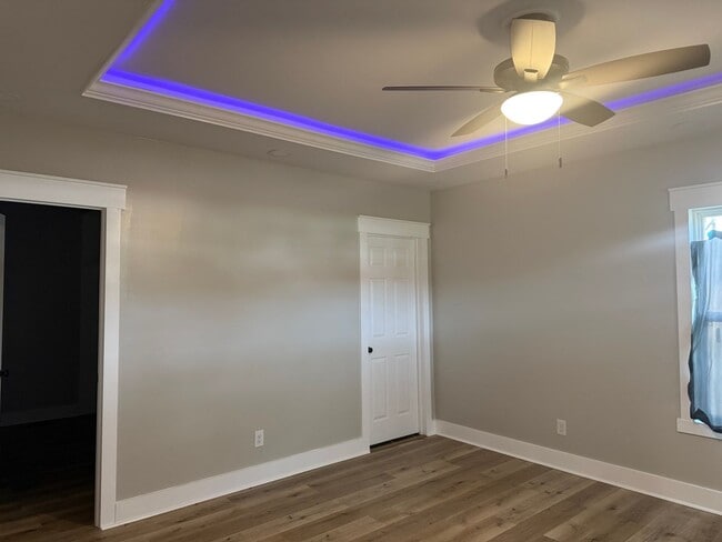 Building Photo - 4 Bedroom 2.5 Bathroom Home Available