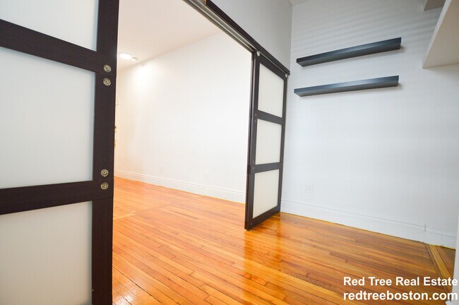 Building Photo - 60 Charlesgate E