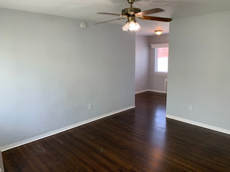 Building Photo - 1 Bed/1 Bath - Unit 605