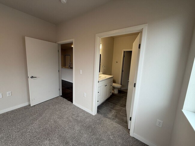 Building Photo - Northern Point Apartments