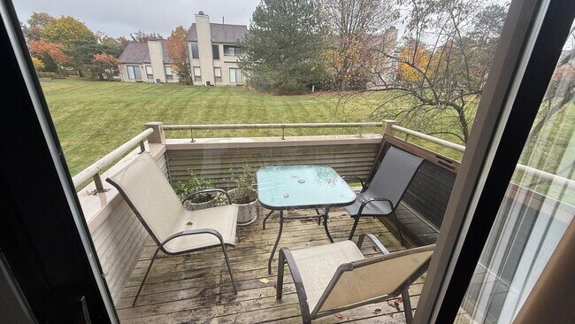 Building Photo - 735 Hamilton Ct