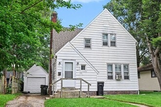 Building Photo - Spacious 2-Bedroom Home with Basement and Detached Garage