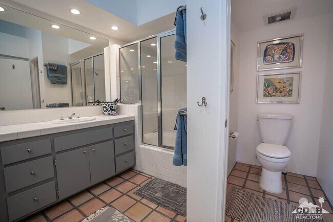 Building Photo - 252 Desert Falls Dr E