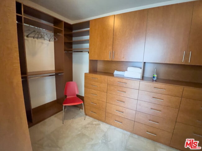 Building Photo - 29282 Circle Dr