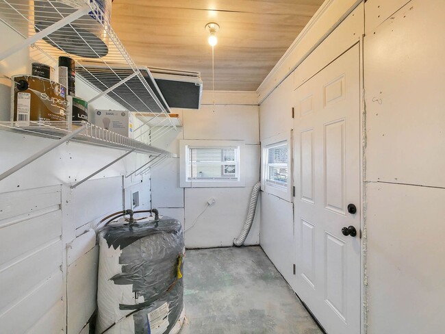 Building Photo - 2 BR 1 BA house for Rent
