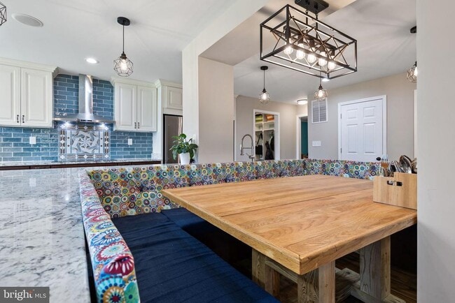 Building Photo - 4301 Mountain View Dr