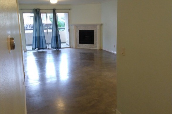 Building Photo - 21500 Burbank Blvd